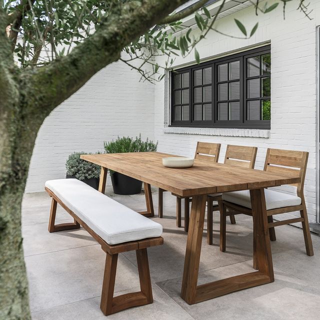 The perfect pairings. Combine the Alba outdoor pieces with custom Piobesi cushions, adding a layer of luxury to your outdoor dining area or lounge.⁠
⁠
Discover our complete outdoor collection online.⁠
⁠
⁠
#scapa #scapahome #escapetheordinary #furniture #belgiandesign #interior #interiordesign #designer #outdoorfurniture #outdoorlife #landscaping #patio #furnituredesign #gardendesign #gardeninspiration #landscapearchitecture #outdoordesign #outdoorliving